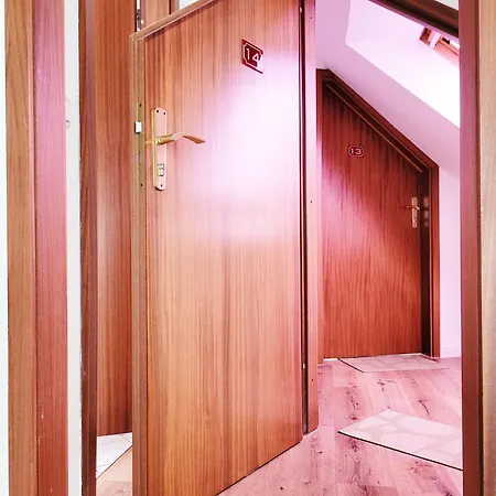 Kostenguenstige & Charmante Ferienunterkunft Ohne Kueche Und In Strandnaehe - Ideal Fuer Kurztrips Oder 1-nacht Aufenthalte - Inklusive Fahrradunterstellplatz Apartman